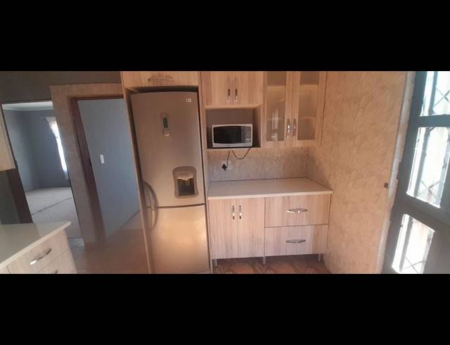 4 BEDROOM PROPERTY TO RENT IN MOLELEKI